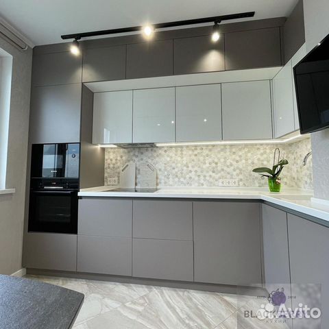 Кухня до потолка