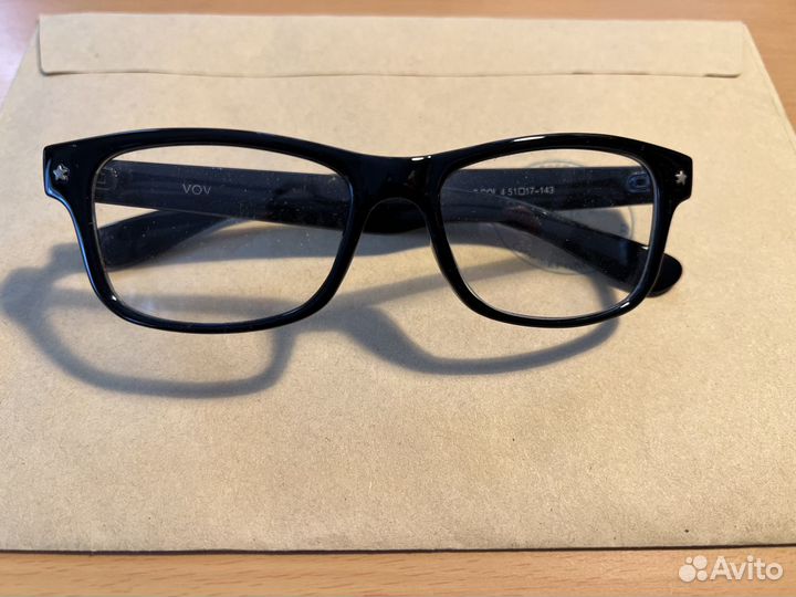 Оправа без линзы (очки)