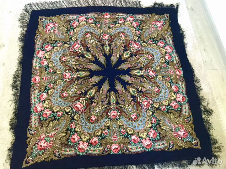 Павлопосадский шерстяной платок 