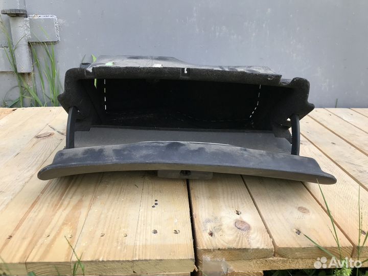 VW Passat B5/B5+ Бардачок