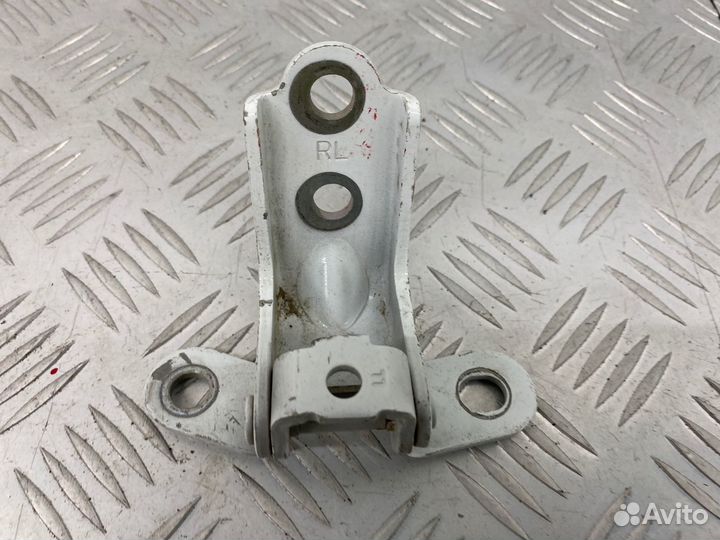 Б/У петля двери задний левый Hyundai Solaris 1 RB