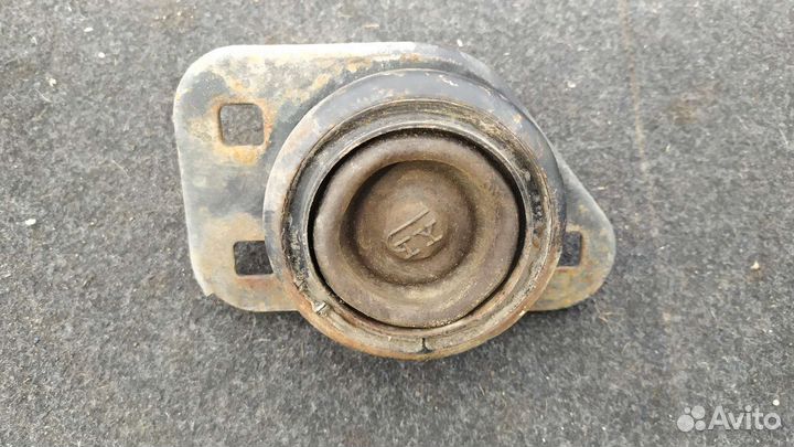 Опора двигателя правая Деу Леганза c20sed