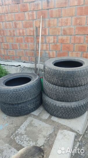 Bridgestone Blizzak LM-500 275/65 R17 30