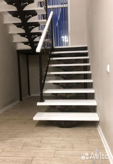 Лестница забежная под ключ