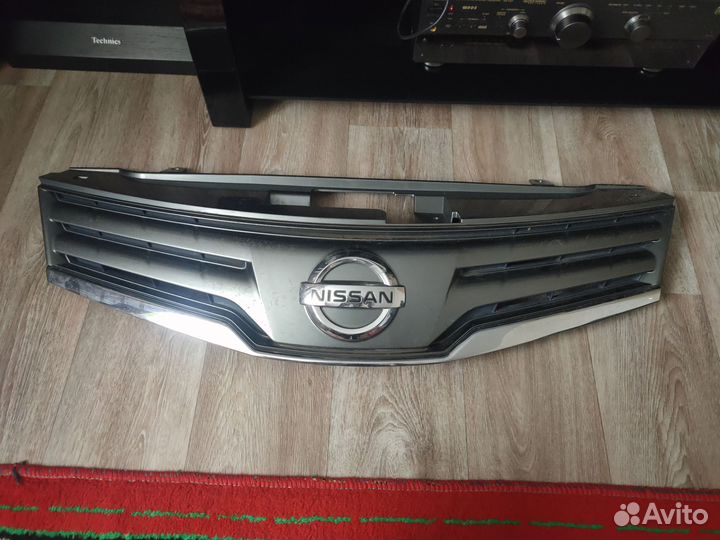 Решетка радиатора Nissan note