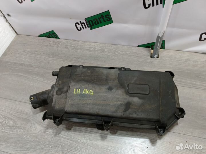 Корпус воздушного фильтра 1,4 AKQ Golf 4