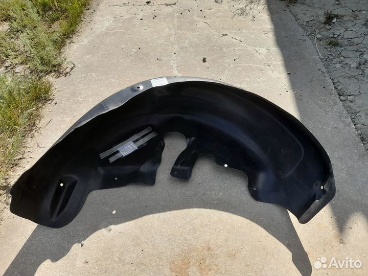 Skoda Superb Подкрылок задний правый Новый