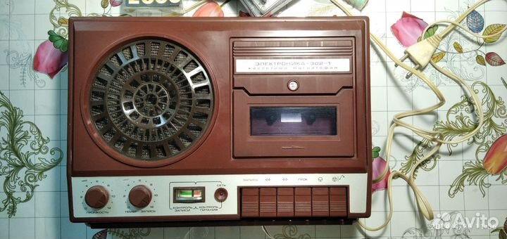 Кассетный магнитофон