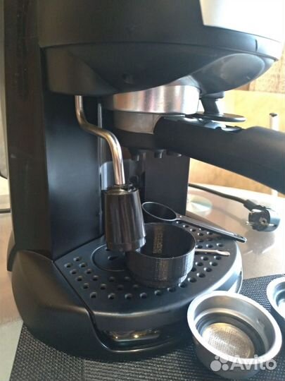 Кофеварка DeLonghi EC 220 CD рожковая