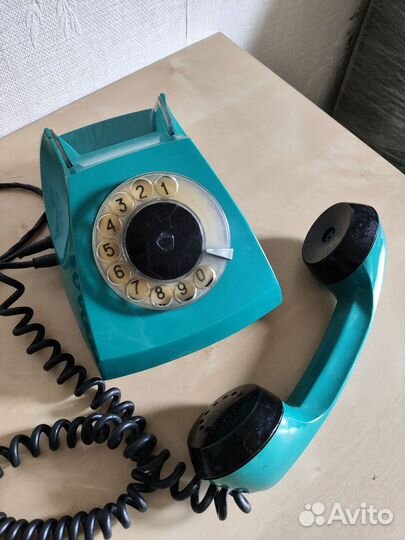 Старинный телефон СССР ретро