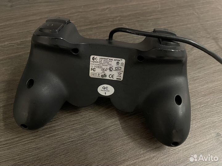Геймпад Logitech Dual Action