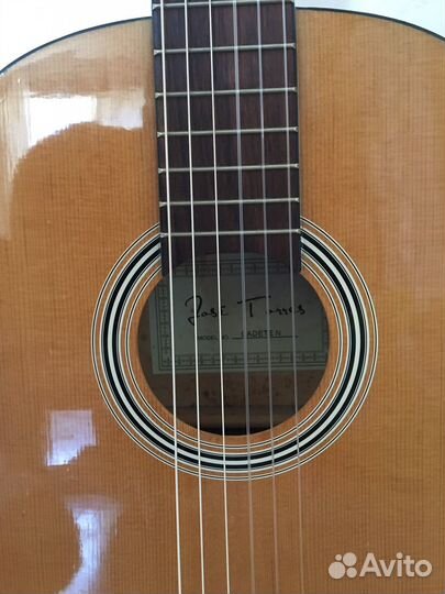 Акустическая гитара бу 3/4, чехол, подставка