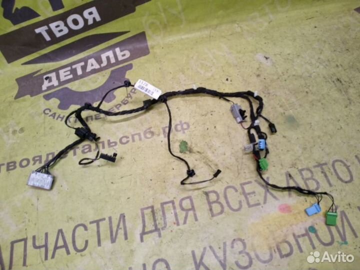 Коса обшивки двери передняя правая Land Rover