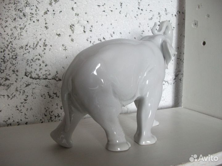 Статуэтка Слон фарфор лфз 1950-е