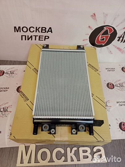 Интеркуллер левый Toyota Land Cruiser 300