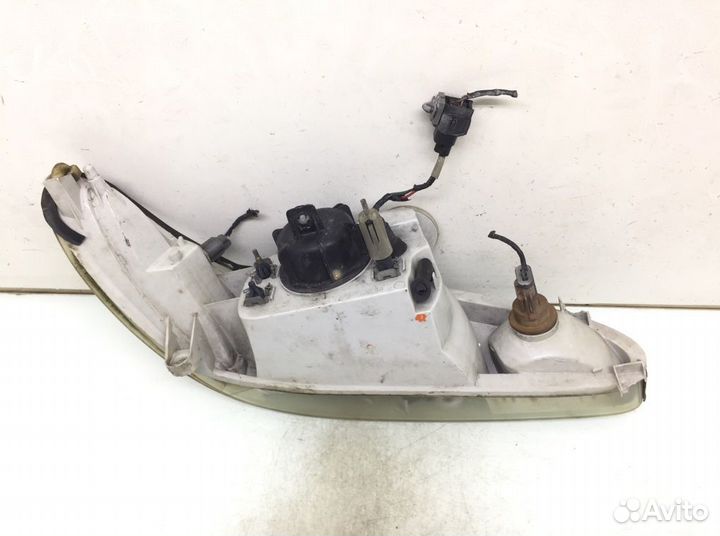 Фара Ford Escort (1995-2002)