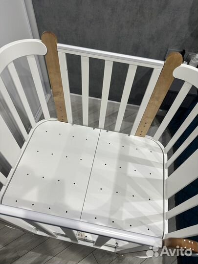 Кроватка детская с маятником (+матрас)