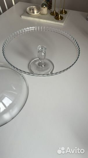 Тортовница на ножке с крышкой