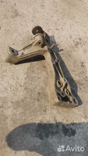 Кронштейн переднего рычага Skoda oktavia A5