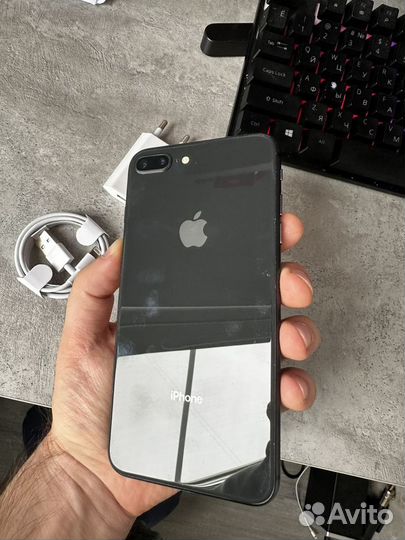 iPhone 8 Plus, 64 ГБ