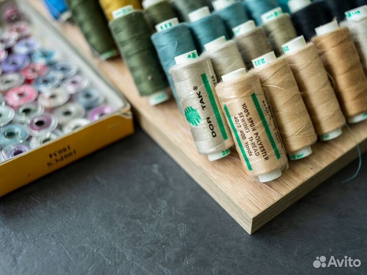 Набор швейных ниток и шпулек 97 + 42 ш