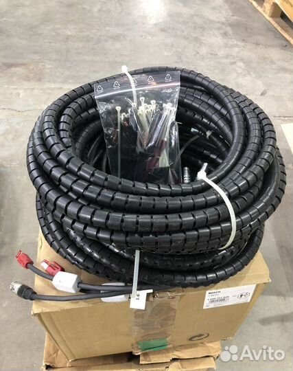 Кабель средний для FWA 4630 bosch 1690701029