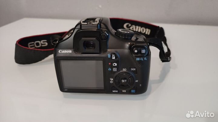 Зеркальный фотоаппарат Canon eos 1100d