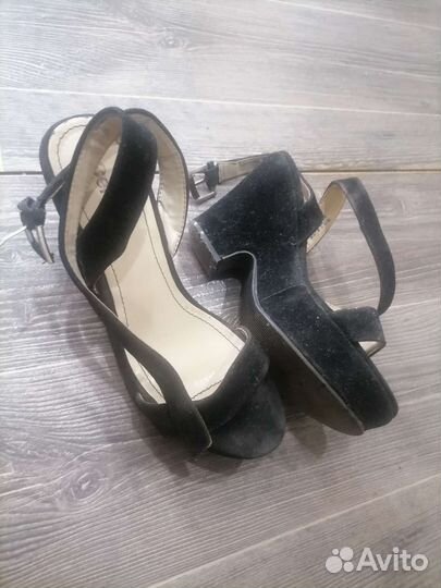 Босоножки женские