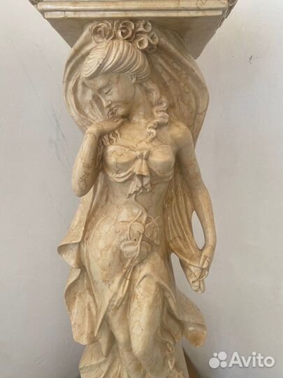 Итальянский постамент мрамор