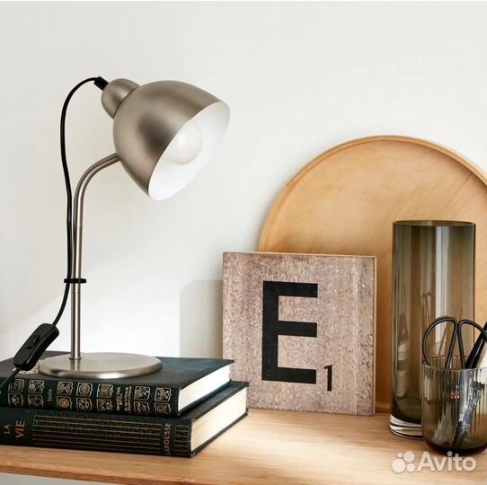 Лампа настольная