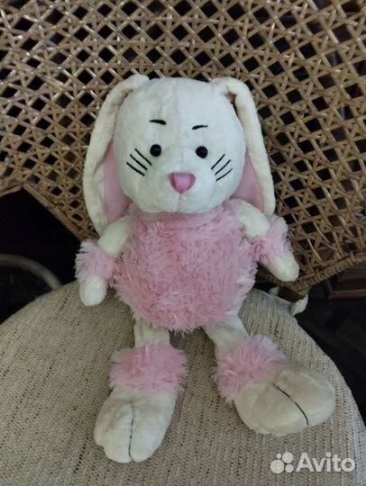 Коллекция зайцев-кроликов и котов