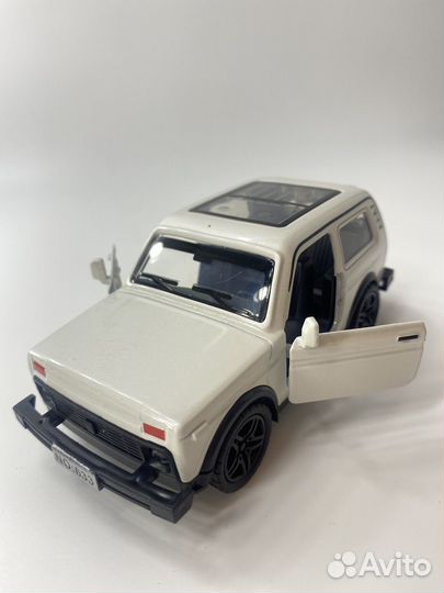 Машинка для детей металлическая нива белая