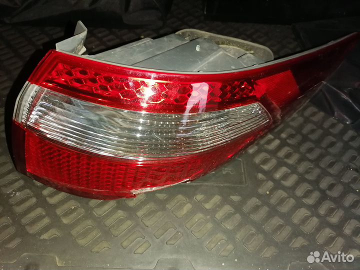 Задний правый фонарь для kia rio 3