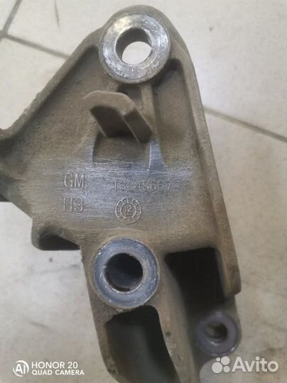 Кронштейн двигателя задний Chevrolet Cruze F16D4