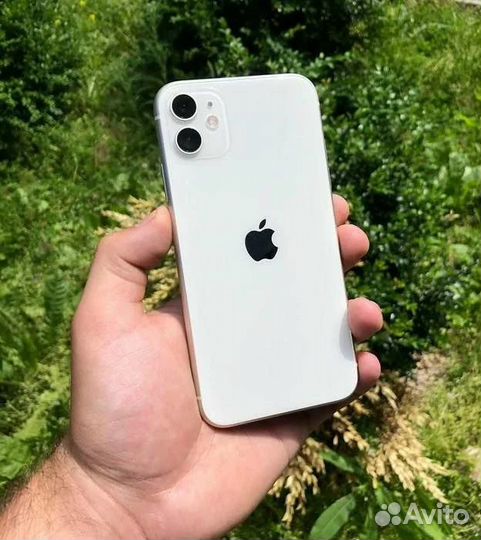 Телефон iPhone 11