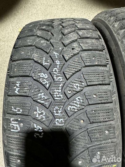 Bridgestone Blizzak Spike-01 215/55 R17 98T