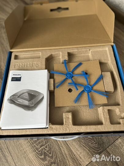 Робот пылесос philips