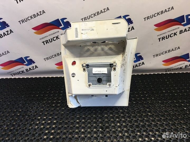 Подножка нижняя правая Mercedes-Benz Actros