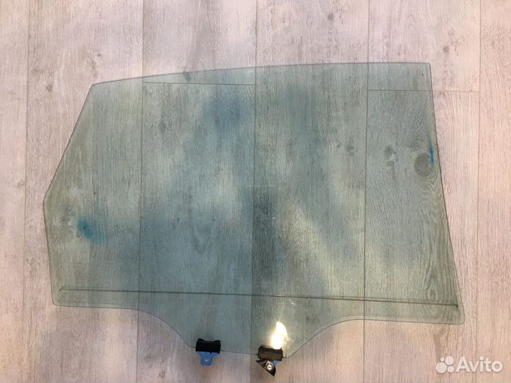 Стекло заднее левое Subaru Impreza GH