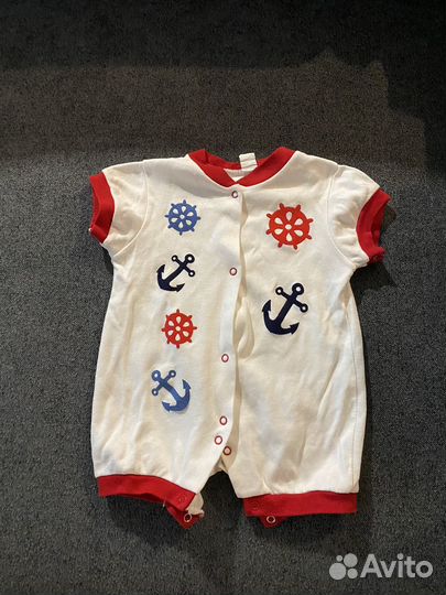 Пакетом детская одежда