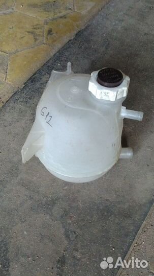 Расширительный бачок на renault