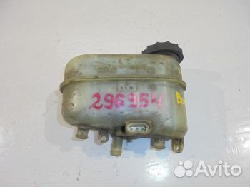 Бачок главного тормозного цилиндра