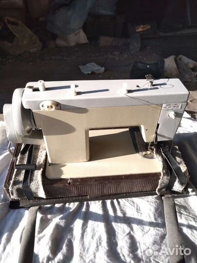 Швейная машина Чайка 134