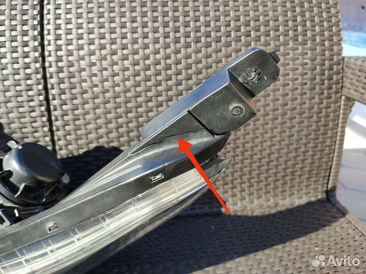 Hyundai creta фара левая необходим ремонт креплен