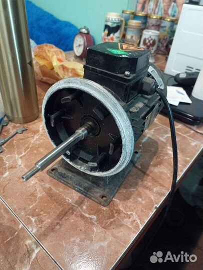 Электродвигатель трехфазный