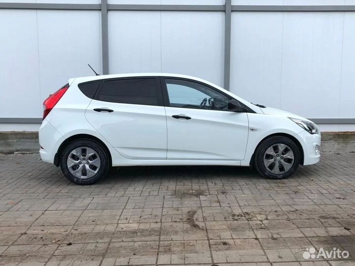 Hyundai Solaris 1.4 AT, 2015, 41 902 км