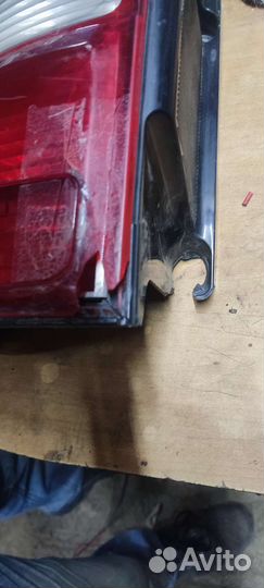 Фонарь задний левый surf 185