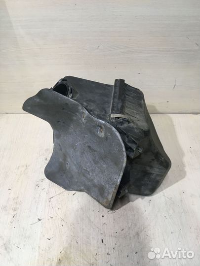 Корпус воздушного фильтра Ауди А4 Б5 1.8 ADR