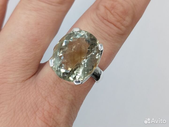 Кольцо с зелёным аметистом празиолит