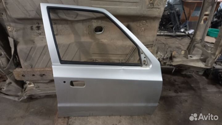 Дверь передняя правая Skoda Felicia